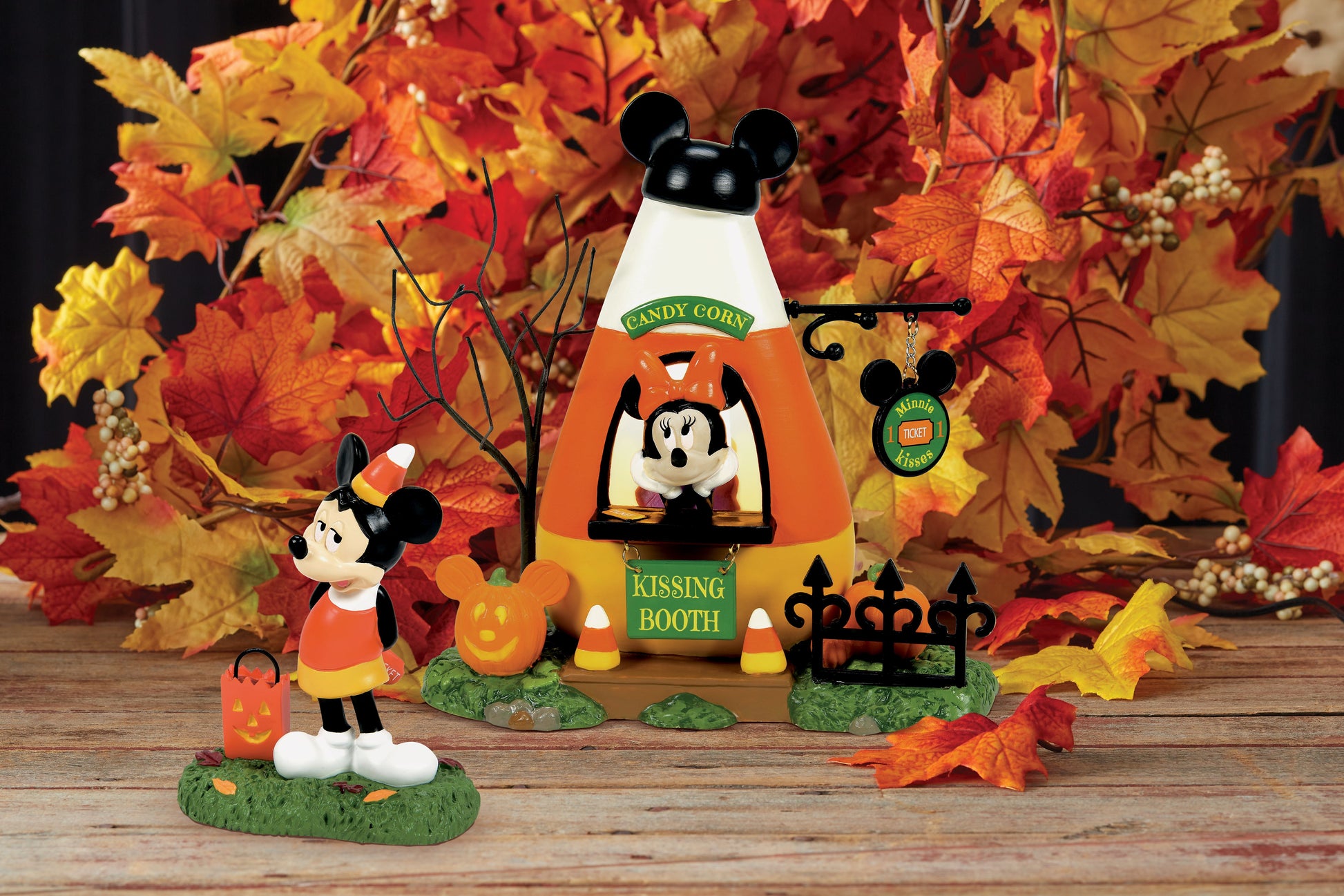 Disneys Pumpkintown Minnie's Kissing Booth
