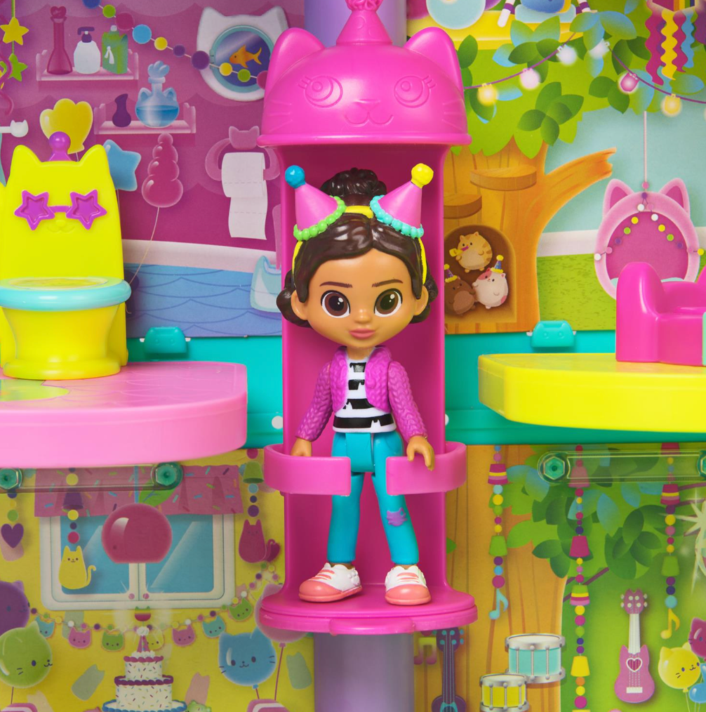 Gabby`s Dollhouse 15-Piece Rainbow-Themed Celebration Dollhouse